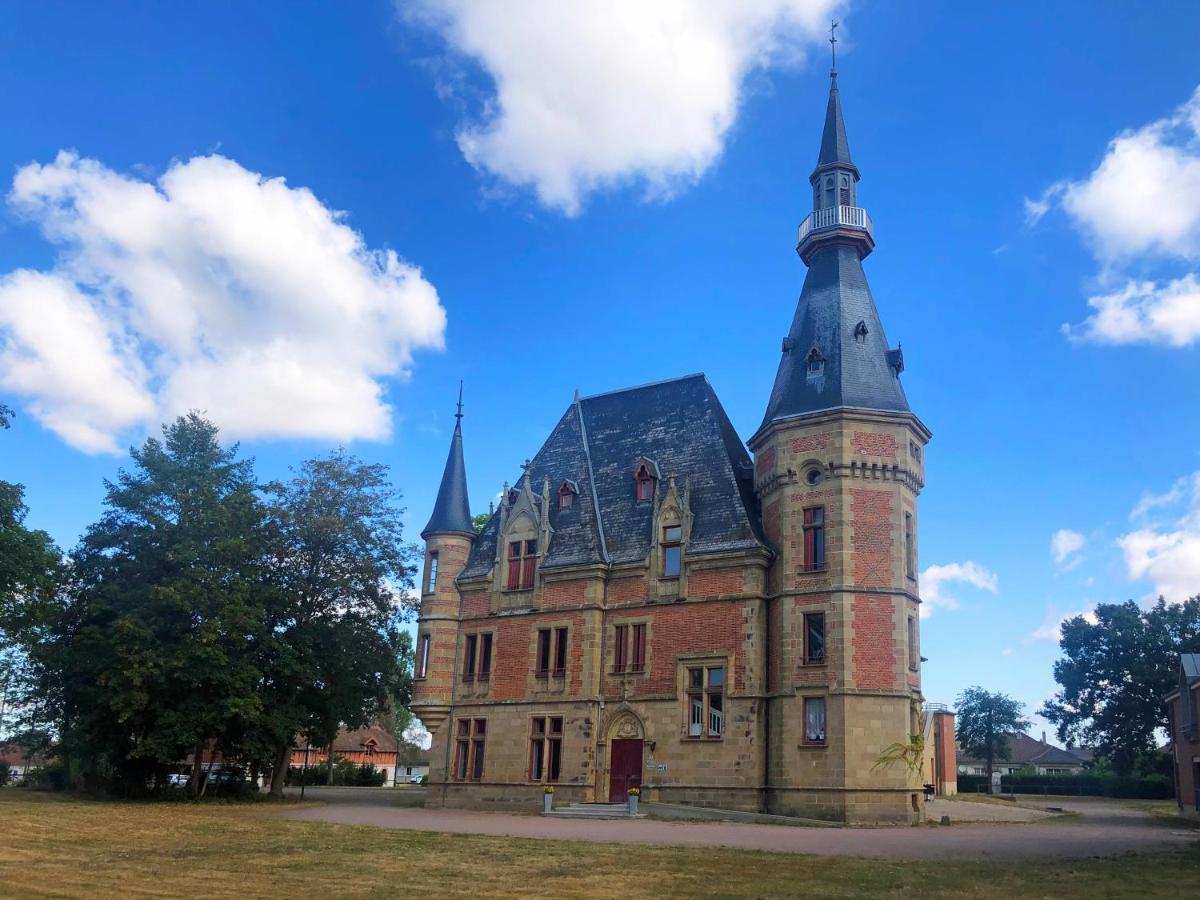 Chateau De Petit Bois Cosne-d'Allier Exterior photo
